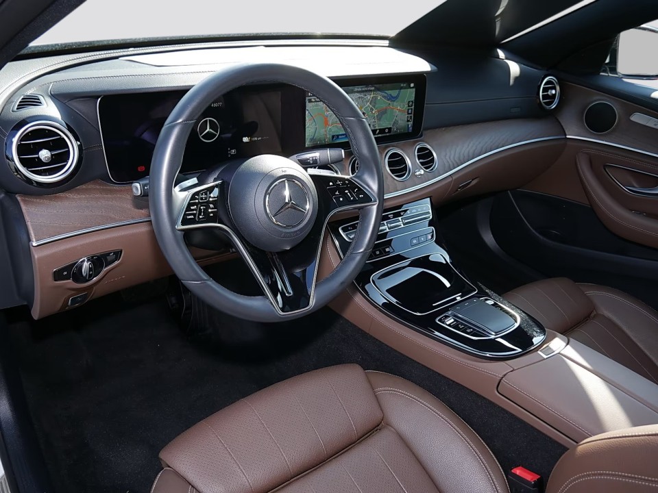 Mercedes-Benz E 300e AMG Line (5)