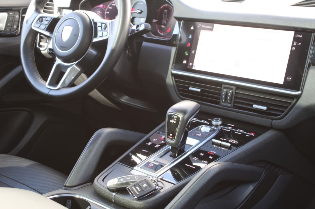 Porsche Cayenne - foto 16