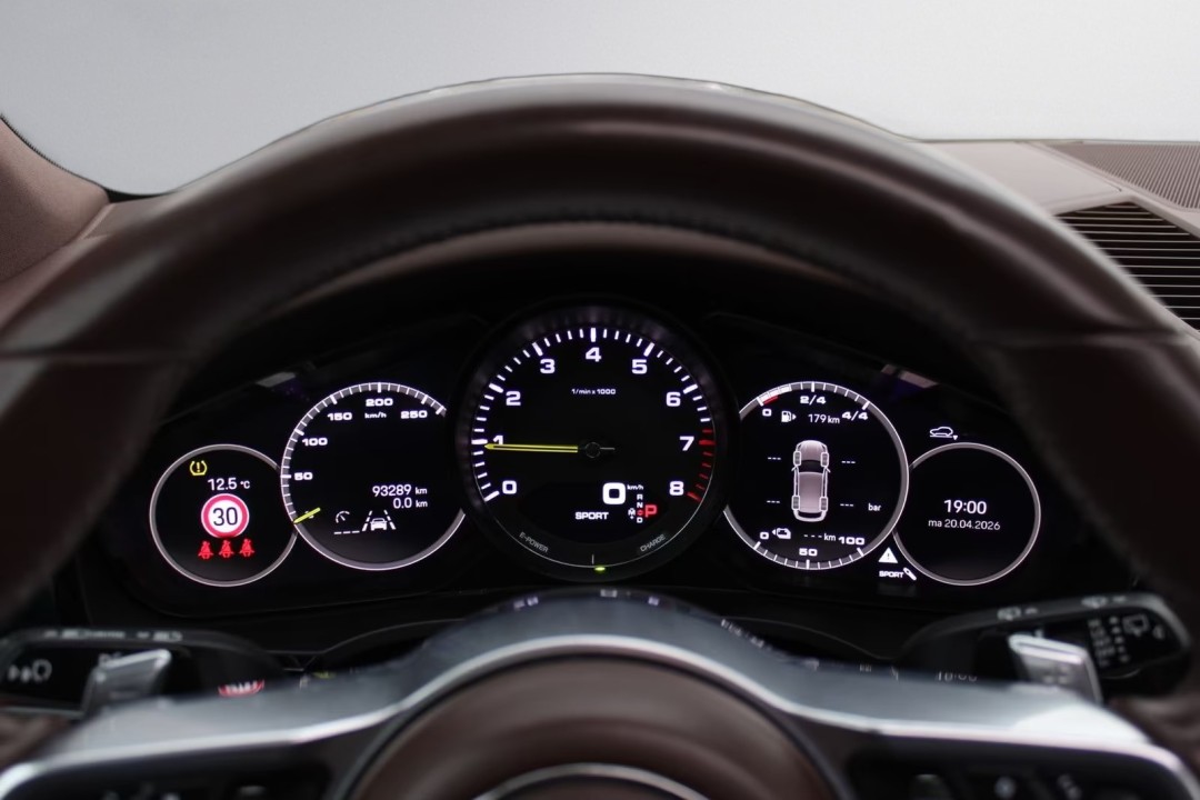 Porsche Cayenne E-Hybrid - foto 14