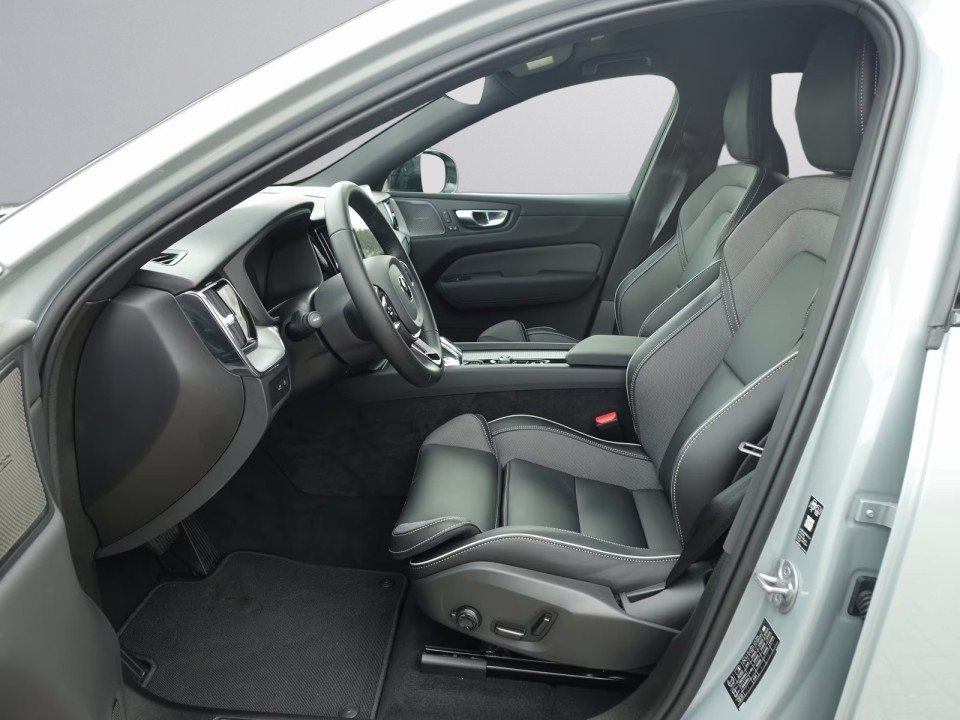 Volvo XC 60 T8 Recharge AWD Plus Dark - foto 10