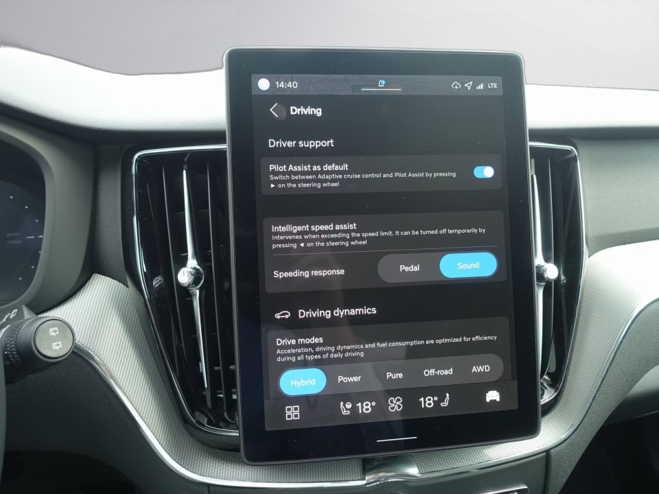 Volvo XC 60 T8 Recharge AWD Plus Dark - foto 14