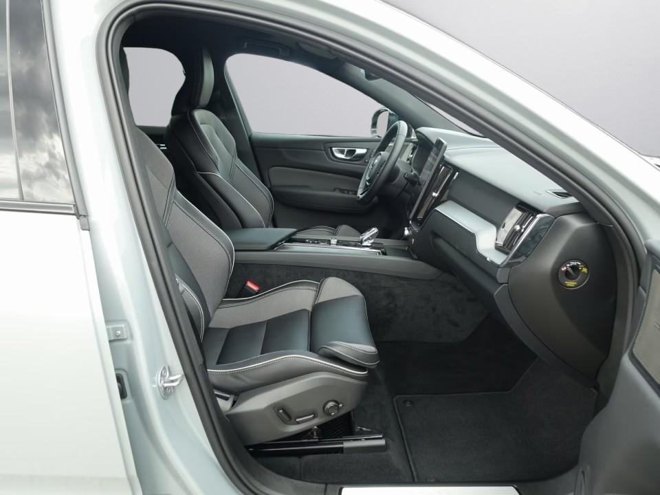 Volvo XC 60 T8 Recharge AWD Plus Dark - foto 11