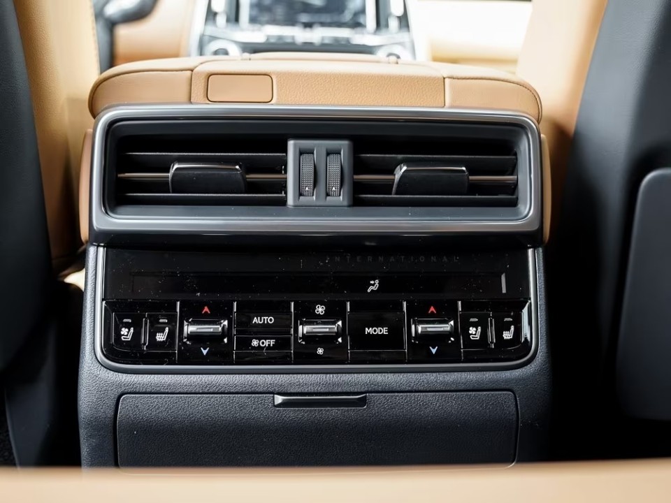 Lexus Seria LX 700 Luxury - foto 32