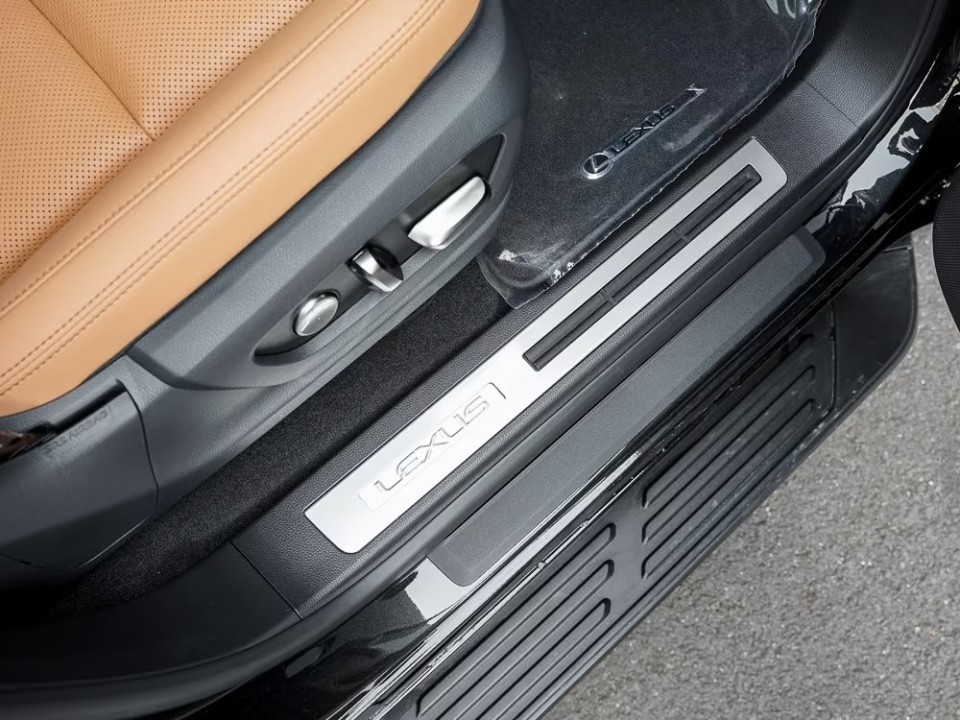 Lexus Seria LX 700 Luxury - foto 39