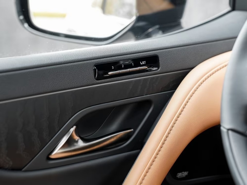Lexus Seria LX 700 Luxury - foto 37