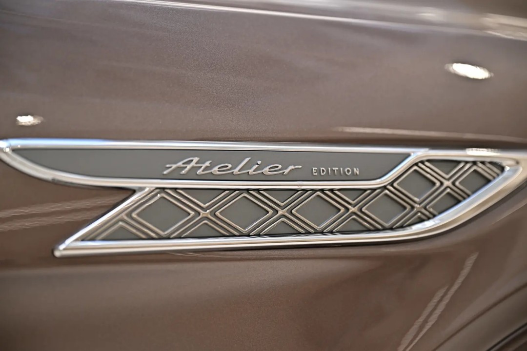 Bentley Bentayga Atelier Edition V6 Hybrid - foto 35