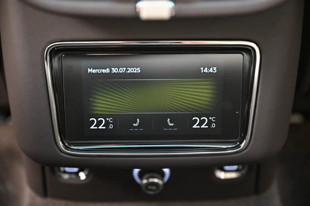Bentley Bentayga Atelier Edition V6 Hybrid - foto 23