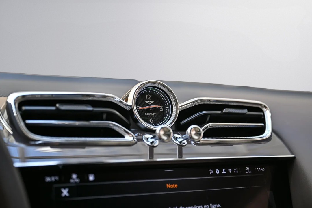Bentley Bentayga Atelier Edition V6 Hybrid - foto 20