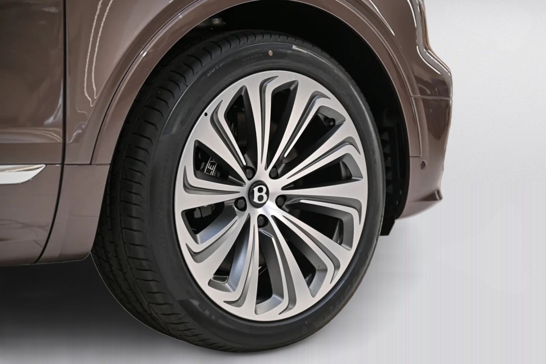 Bentley Bentayga Atelier Edition V6 Hybrid - foto 40
