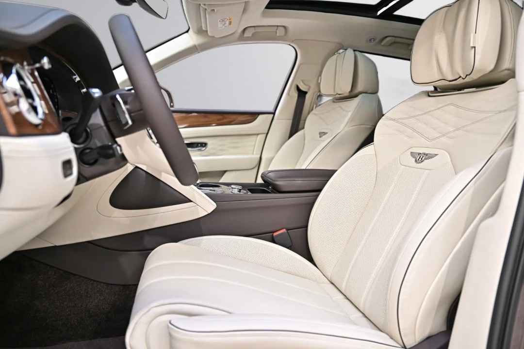 Bentley Bentayga Atelier Edition V6 Hybrid - foto 11