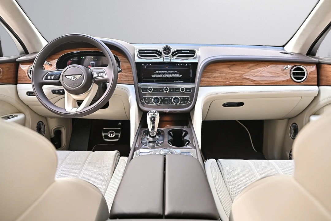 Bentley Bentayga Atelier Edition V6 Hybrid - foto 8