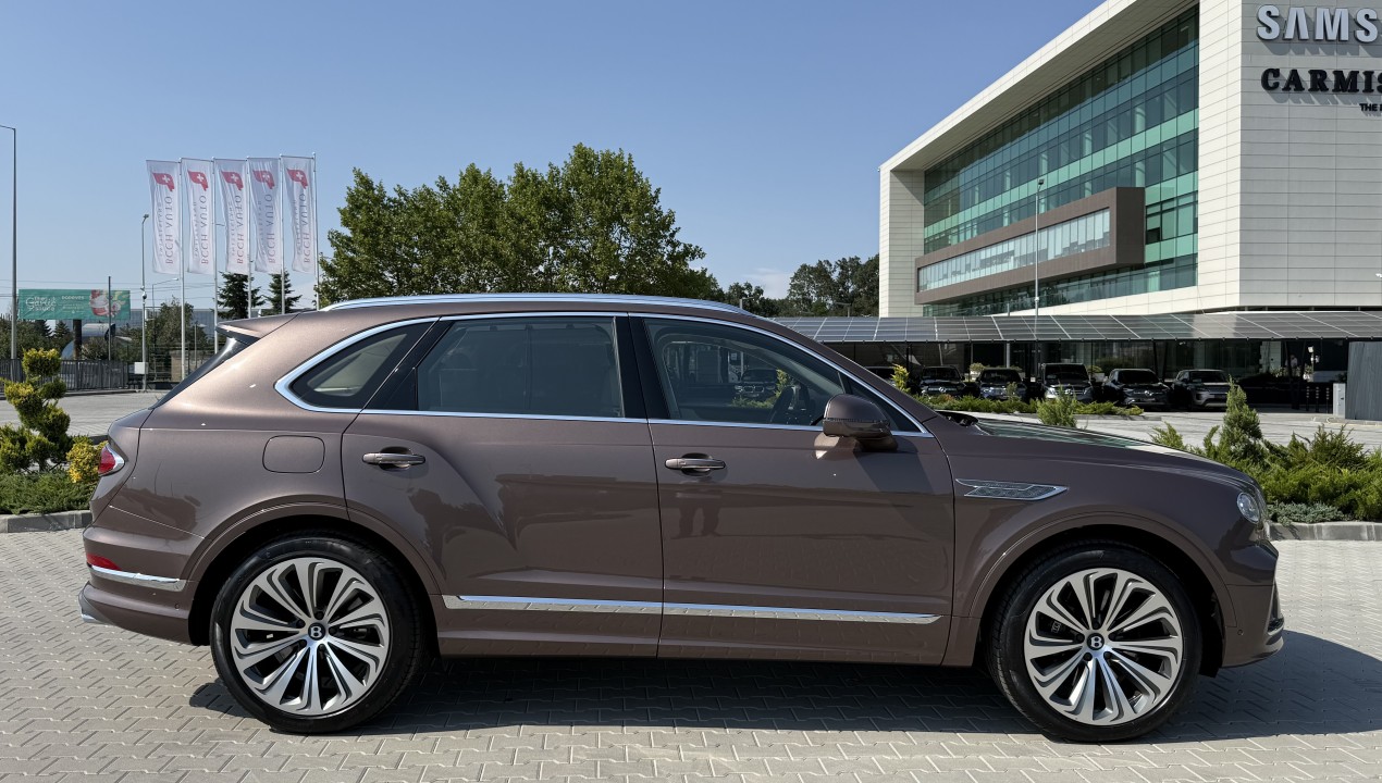 Bentley Bentayga Atelier Edition V6 Hybrid (2)