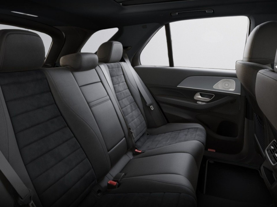 Mercedes-Benz GLE 300d 4MATIC AMG Line - foto 17