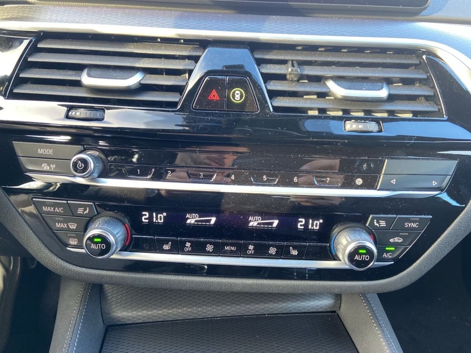 BMW Seria 5 545e xDrive M-Sport - foto 13