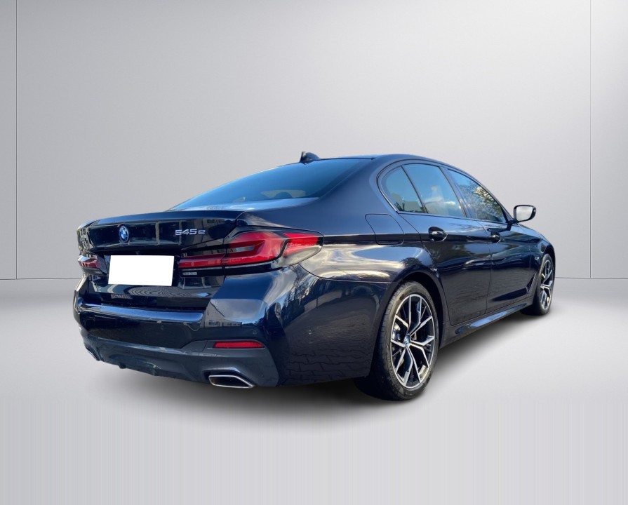BMW Seria 5 545e xDrive M-Sport (3)