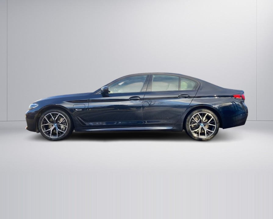 BMW Seria 5 545e xDrive M-Sport - foto 6
