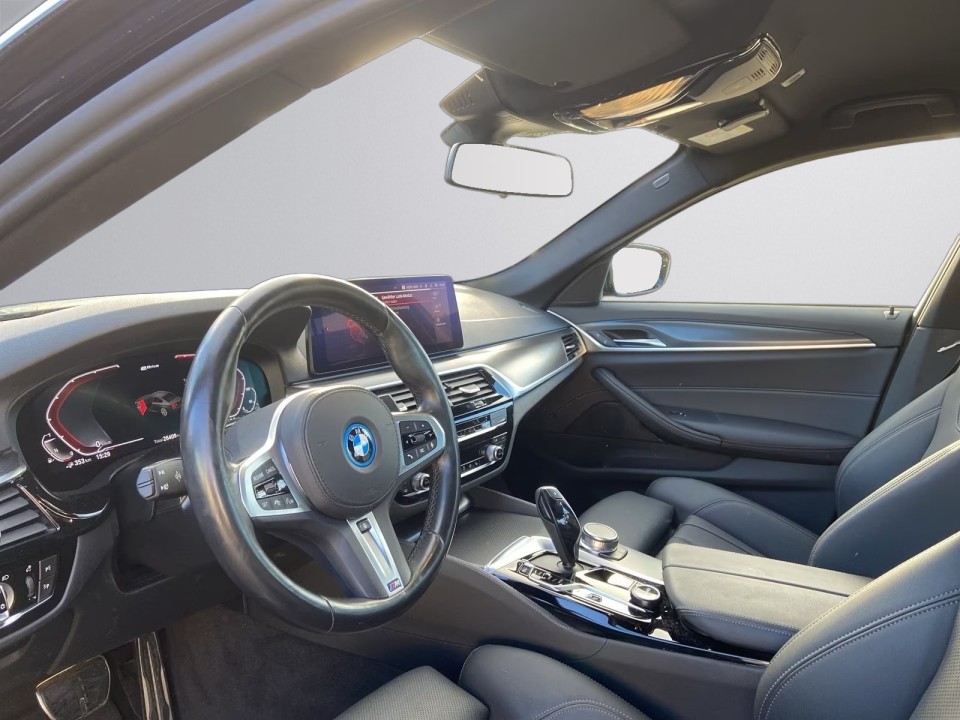 BMW Seria 5 545e xDrive M-Sport - foto 11