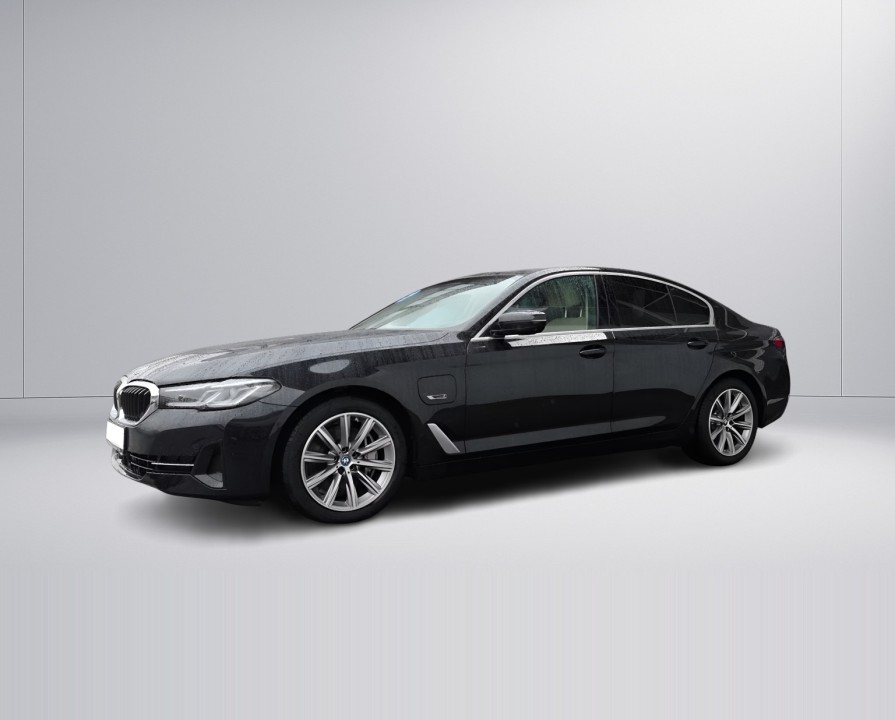 BMW Seria 5 545e xDrive (3)