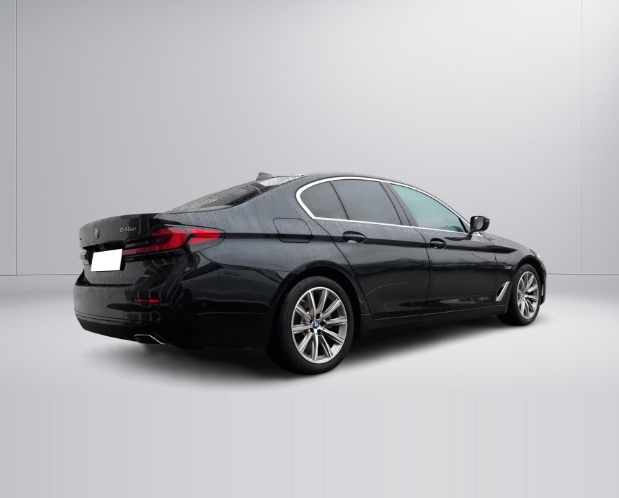 BMW Seria 5 545e xDrive (5)
