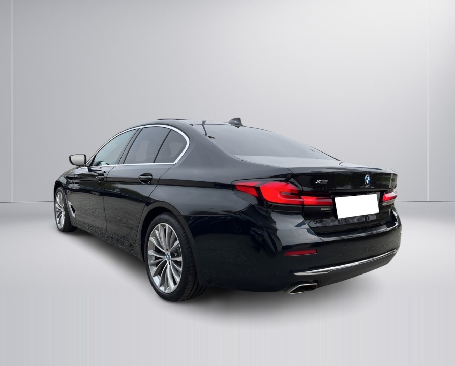 BMW Seria 5 545e xDrive Limousine (4)