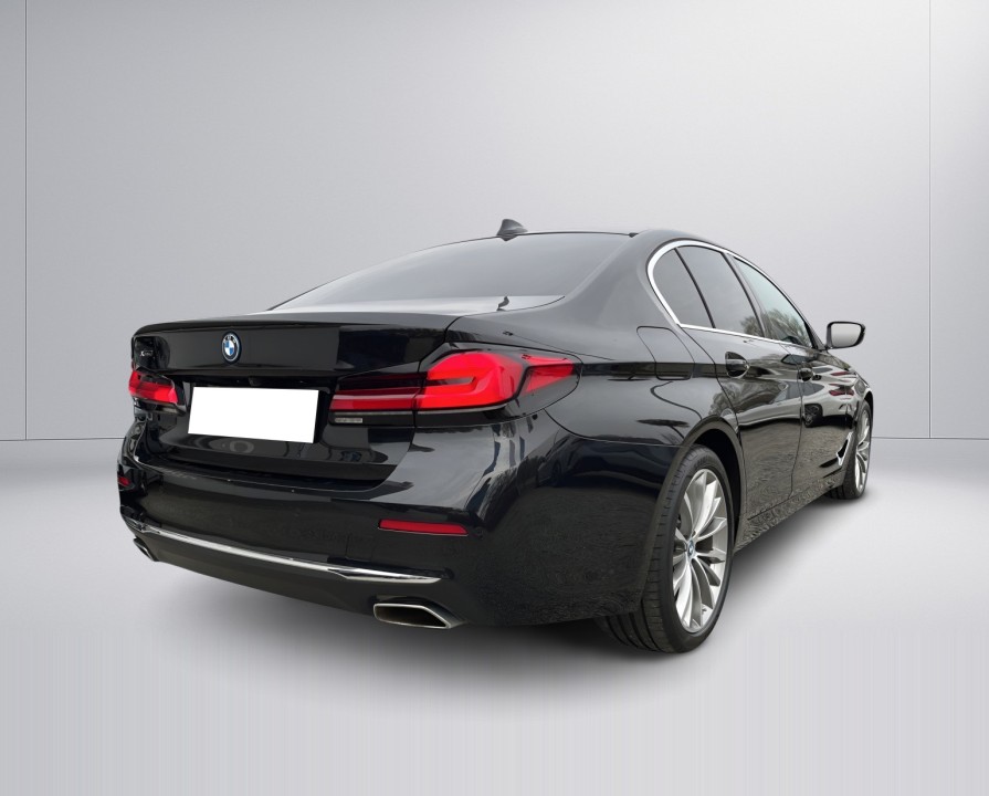 BMW Seria 5 545e xDrive Limousine (3)