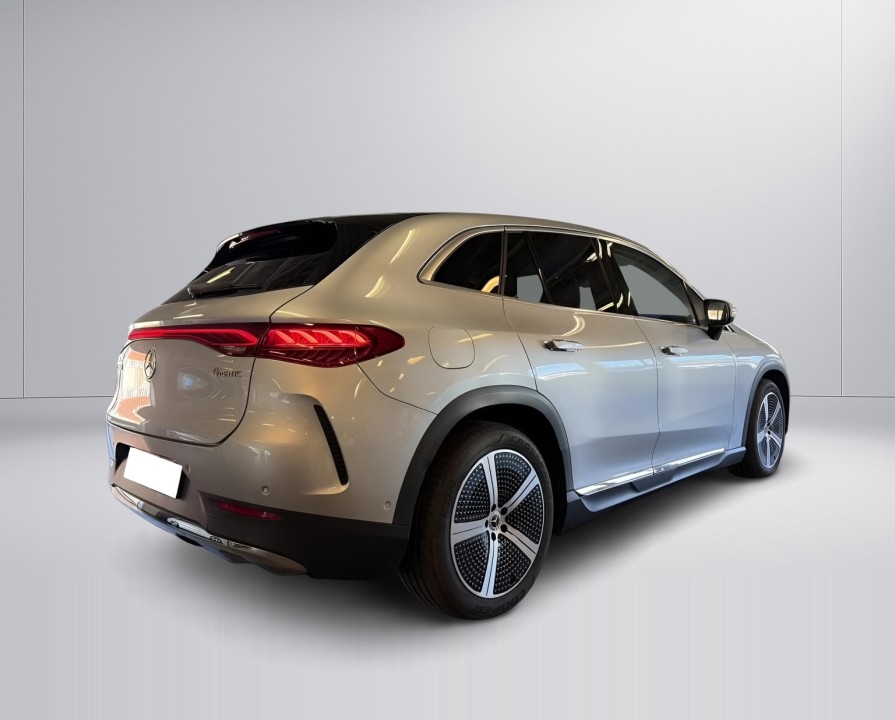 Mercedes-Benz EQE (2)