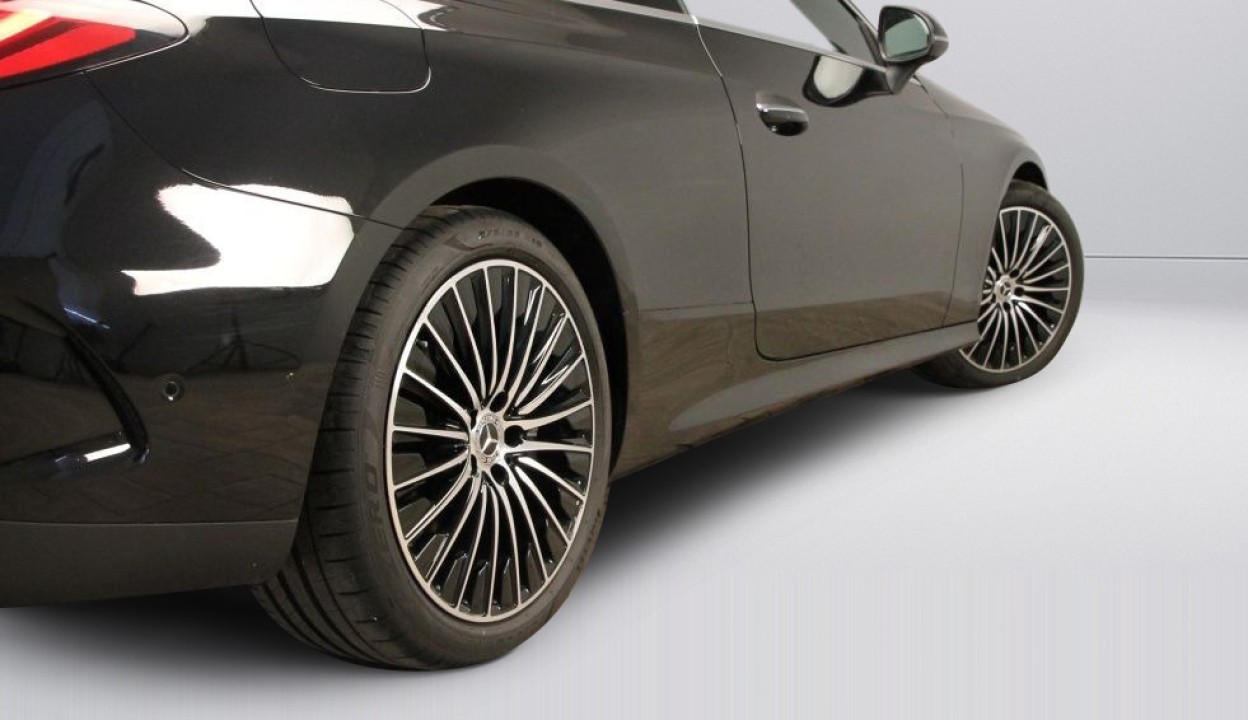 Mercedes-Benz CLE 200 4MATIC AMG - foto 12