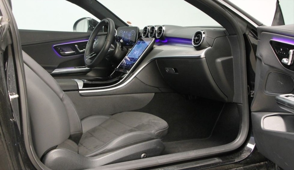 Mercedes-Benz CLE 200 4MATIC AMG (5)