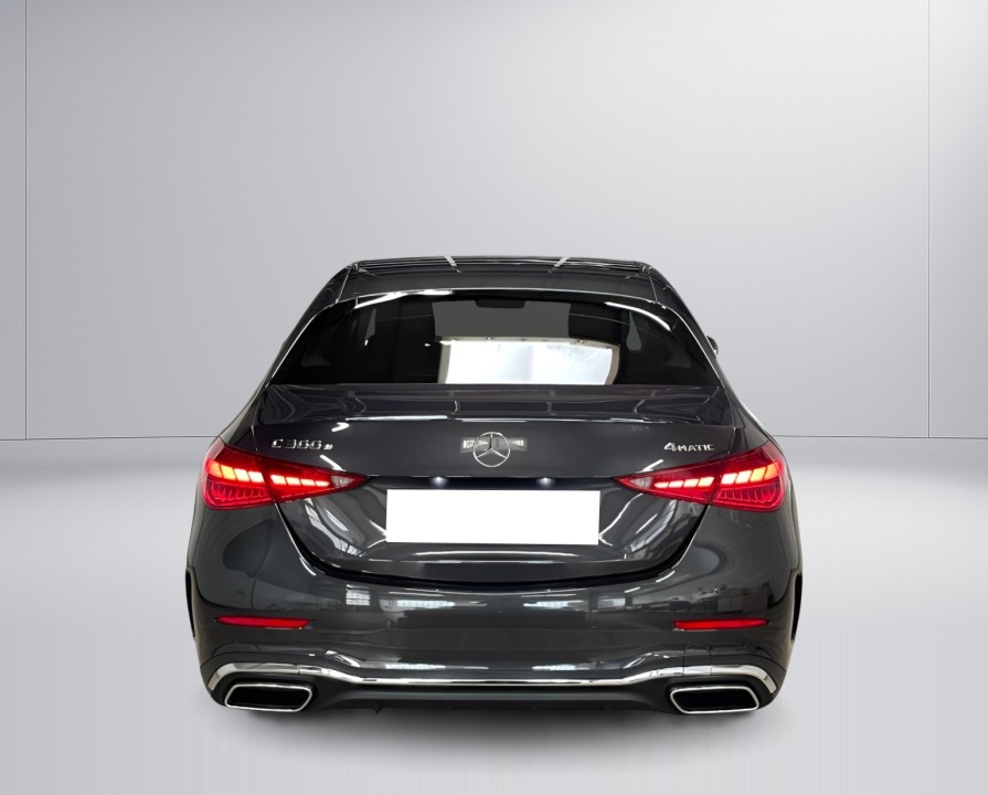 Mercedes-Benz C 300e 4MATIC AMG (4)