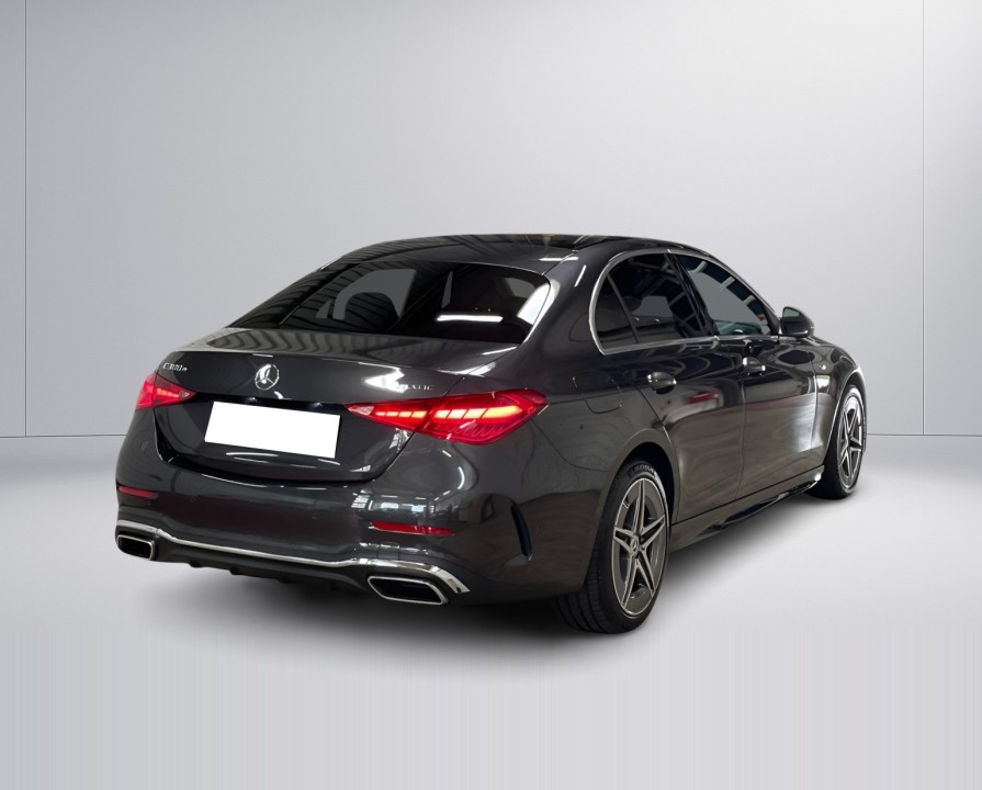 Mercedes-Benz C 300e 4MATIC AMG (5)