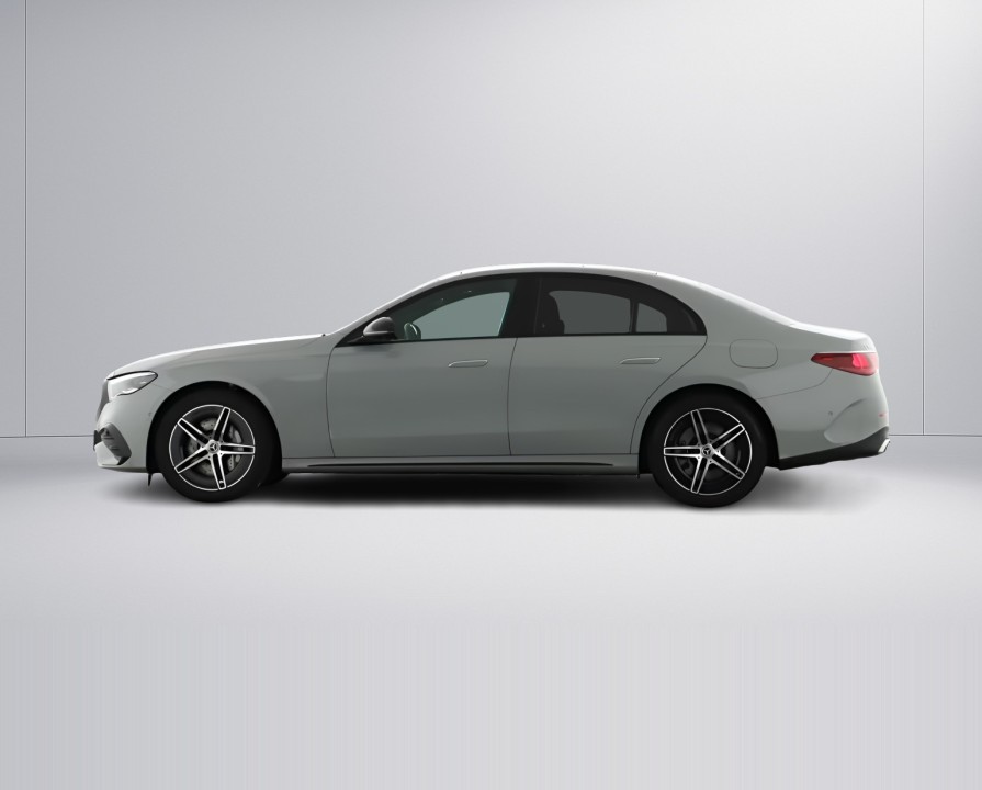 Mercedes-Benz E 400e 4MATIC AMG - foto 6