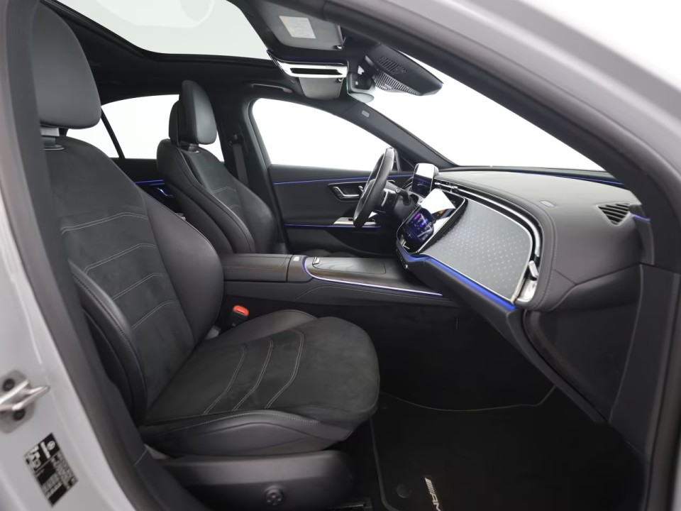 Mercedes-Benz E 400e 4MATIC AMG - foto 12