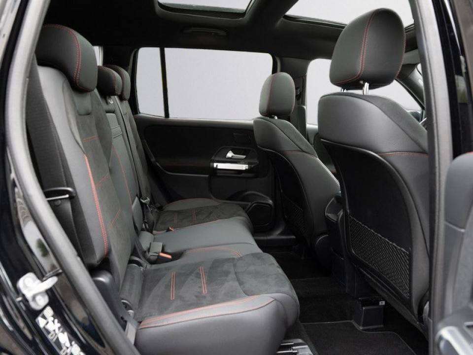 Mercedes-Benz GLB 220 4MATIC AMG (4)