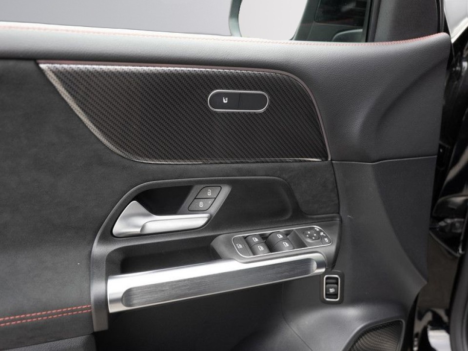 Mercedes-Benz GLB 220 4MATIC AMG - foto 18