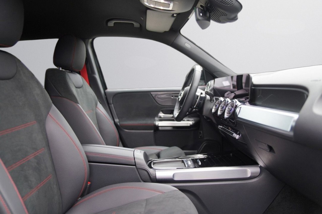 Mercedes-Benz GLB 35 AMG 4MATIC - foto 10