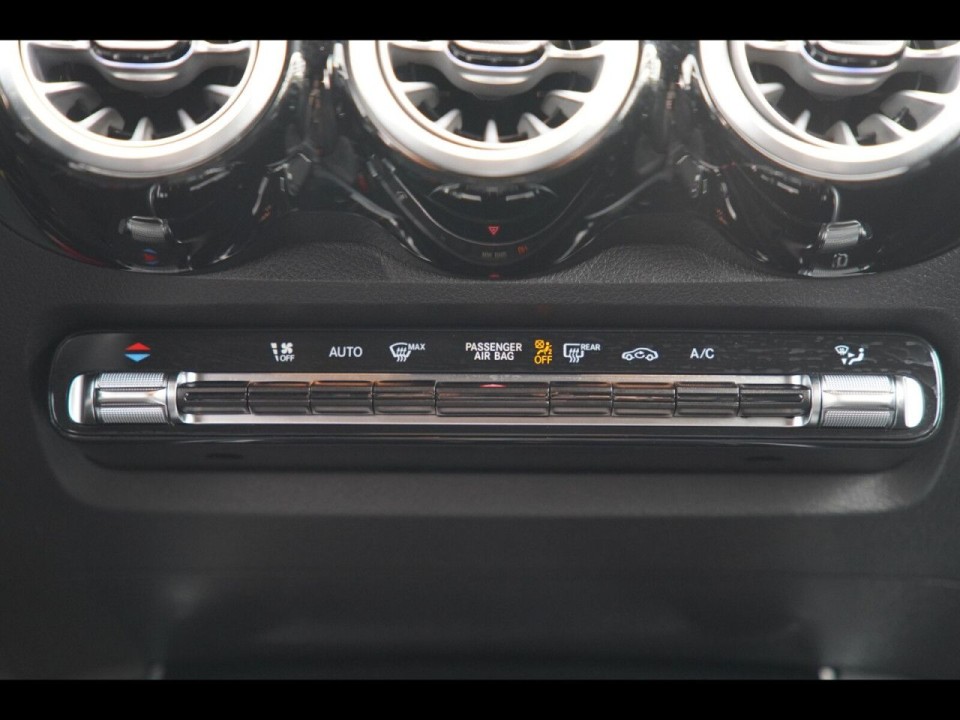 Mercedes-Benz GLB 35 AMG 4MATIC - foto 15
