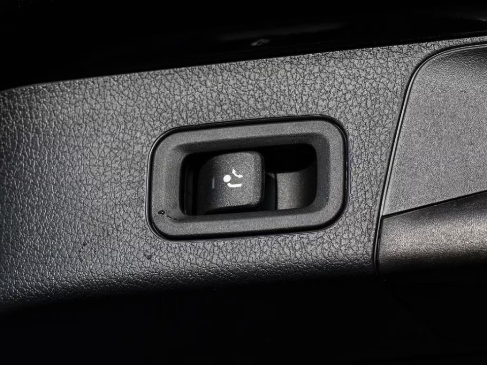 Mercedes-Benz GLB 220 4MATIC AMG - foto 18