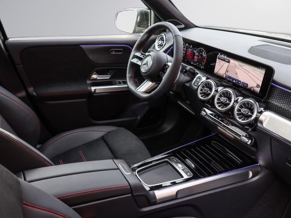 Mercedes-Benz GLB 220 4MATIC AMG (4)