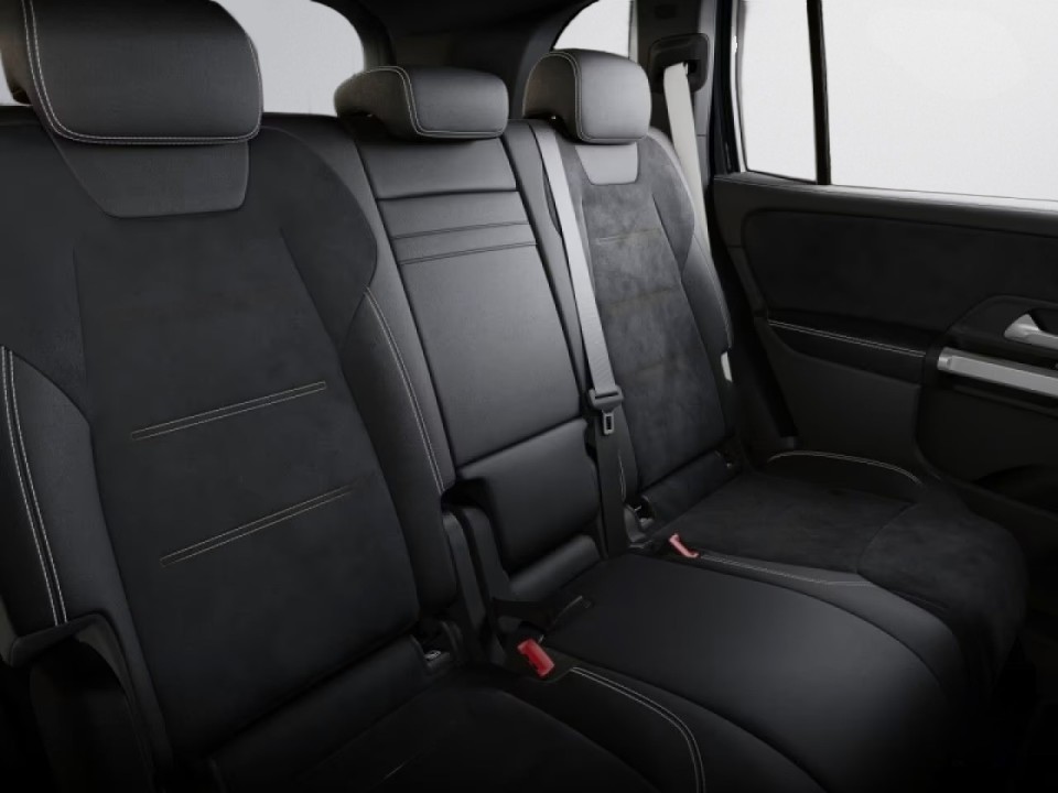 Mercedes-Benz GLB 220 4MATIC AMG - foto 16