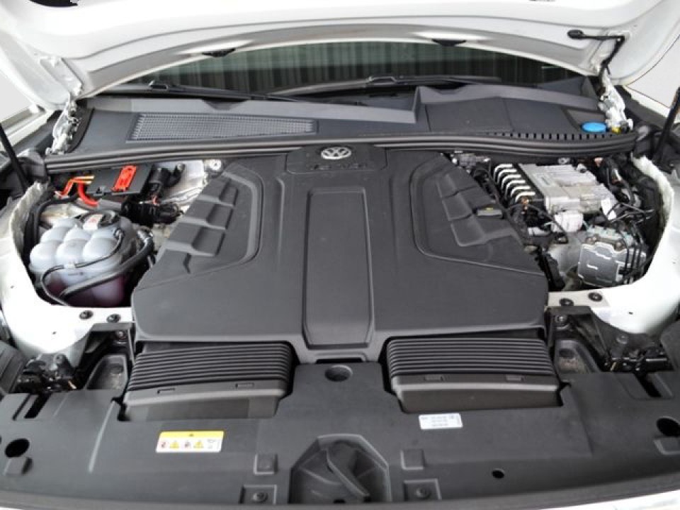 Volkswagen Touareg 3,0 V6 DSG 4Motion - foto 17