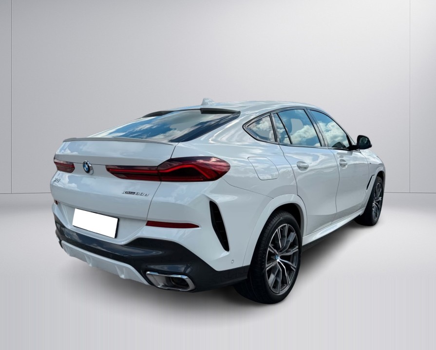 BMW X6 xDrive30d M-Sport (2)
