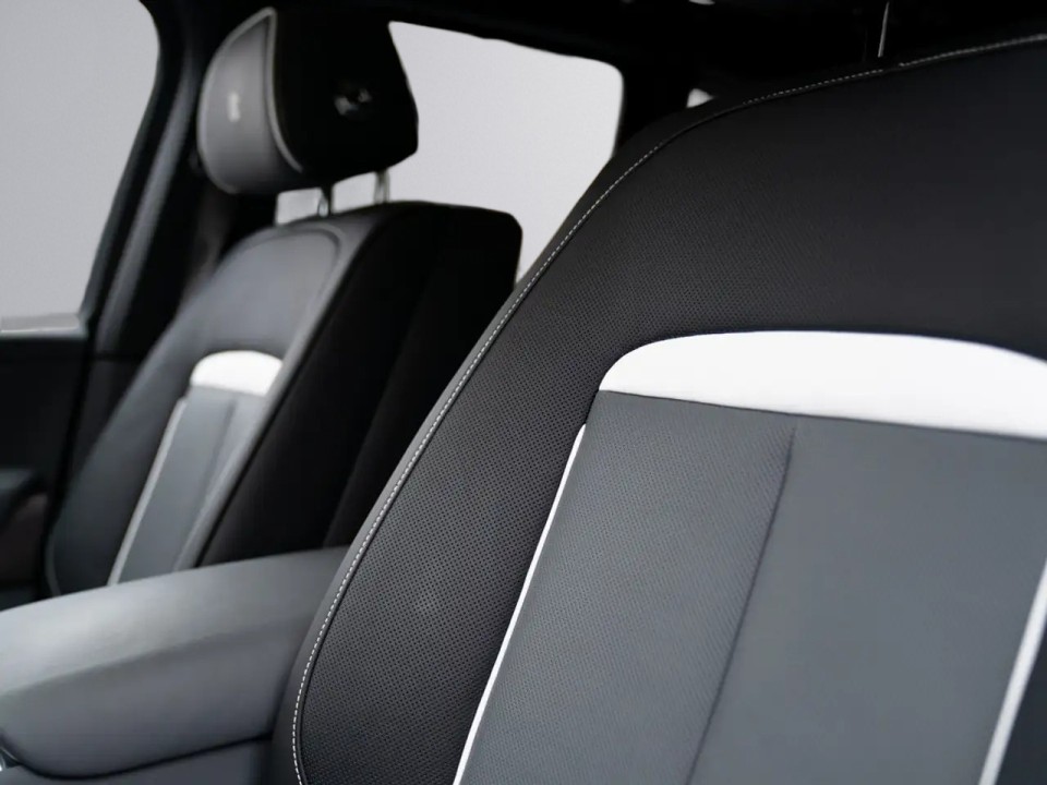 Rolls-Royce Cullinan - foto 15