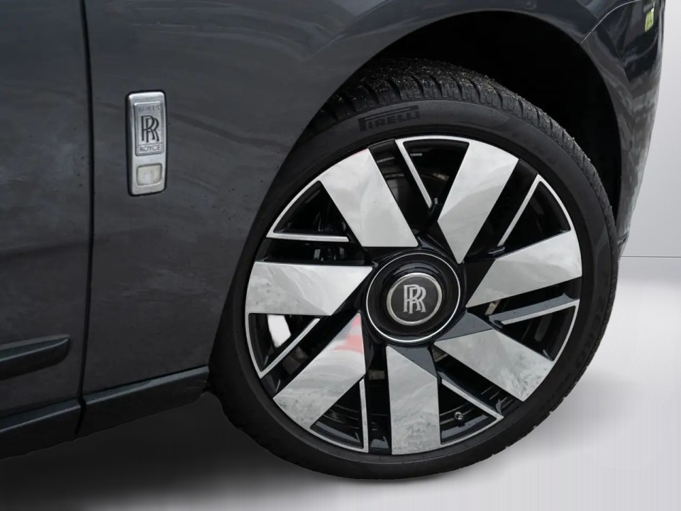 Rolls-Royce Cullinan - foto 25