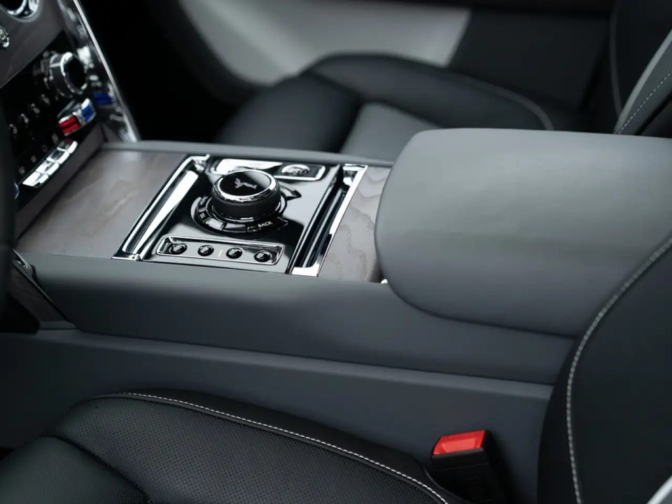 Rolls-Royce Cullinan - foto 9