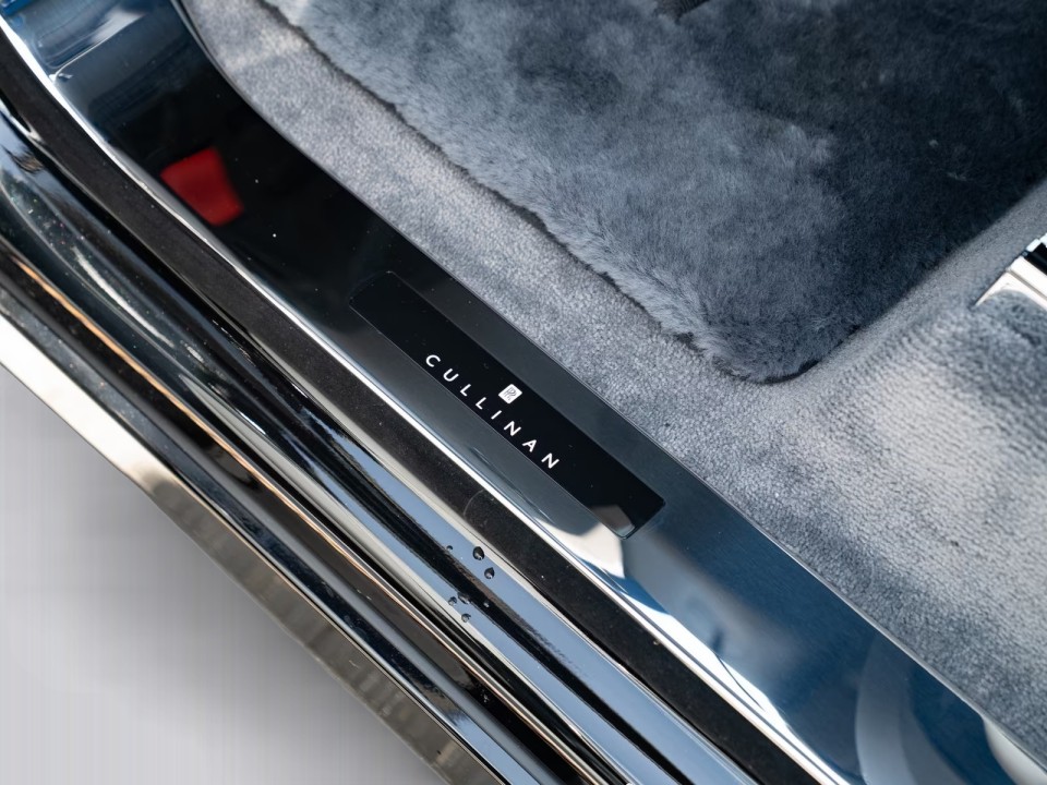 Rolls-Royce Cullinan - foto 21