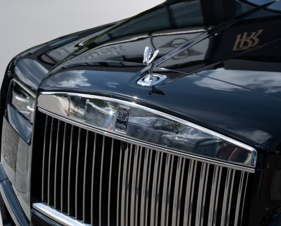 Rolls-Royce Cullinan - foto 24