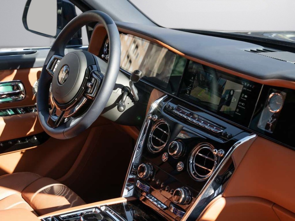 Rolls-Royce Cullinan - foto 18