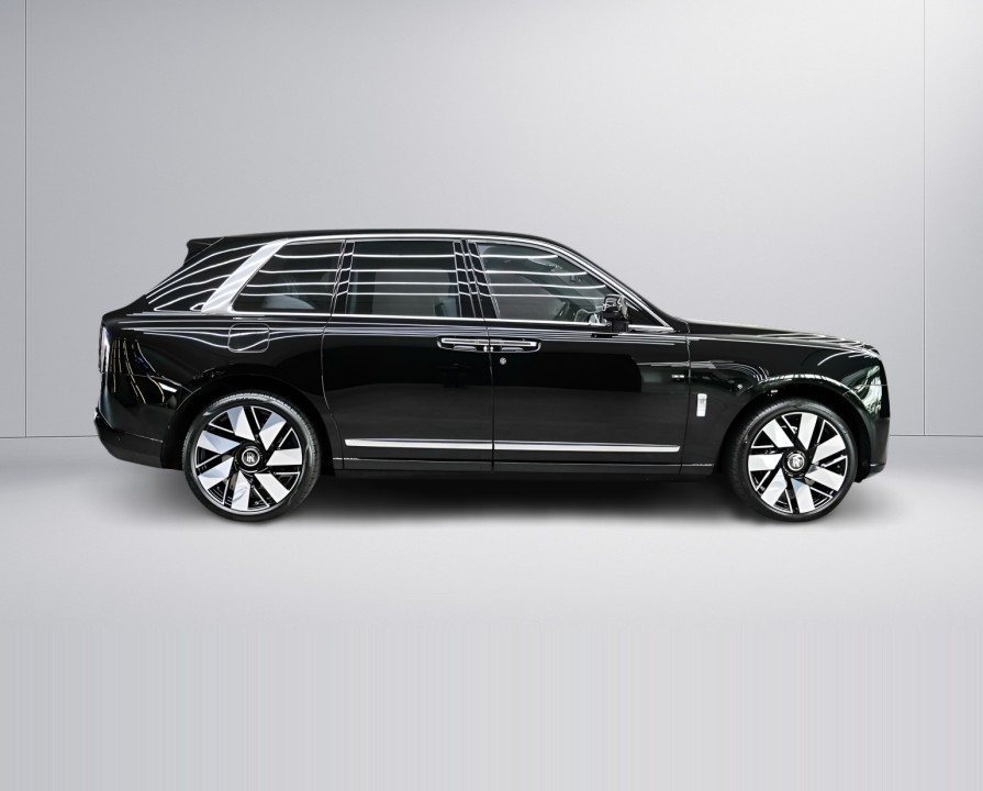 Rolls-Royce Cullinan (2)