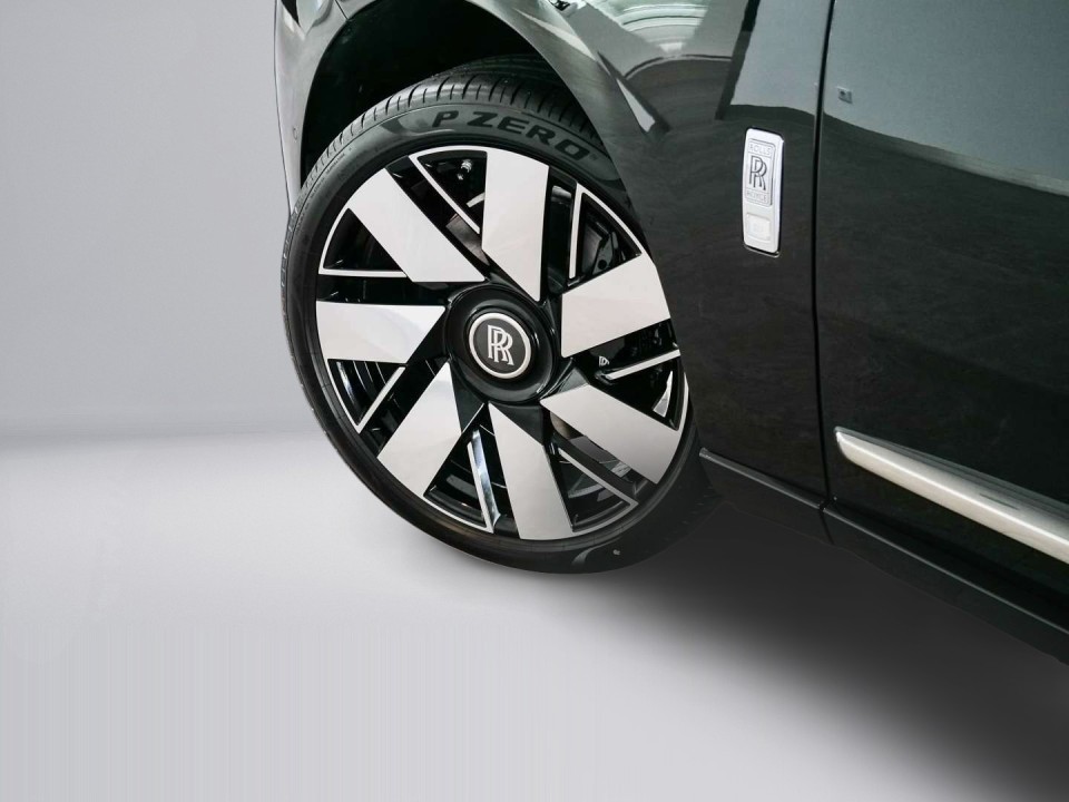 Rolls-Royce Cullinan - foto 33