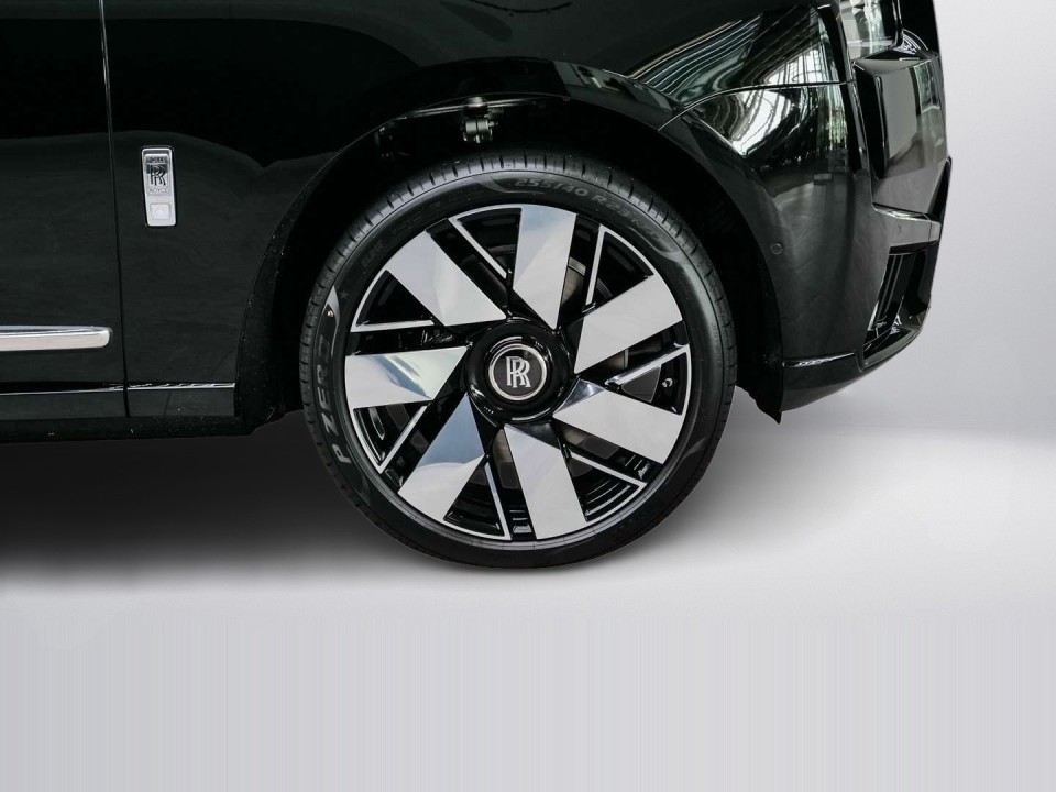 Rolls-Royce Cullinan - foto 34